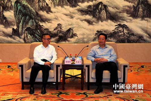 張昌爾會見臺灣榮成紙業董事長鄭瑛彬一行 張昌爾會見臺灣榮成紙業董事長鄭瑛彬一行