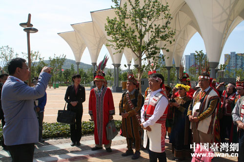 舉辦“臺灣少數民族人士青島行”活動 舉辦“臺灣少數民族人士青島行”活動