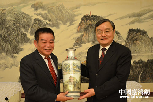 江西省委秘書長龔建華會見臺灣中華兩岸勞動關系發展協會江西參訪團一行 江西省委秘書長龔建華會見臺灣中華兩岸勞動關系發展協會江西參訪團一行