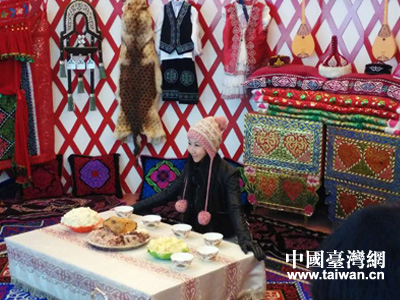 臺東青年在阿克塞哈薩克族自治縣民族博物館參觀體驗 臺東青年在阿克塞哈薩克族自治縣民族博物館參觀體驗