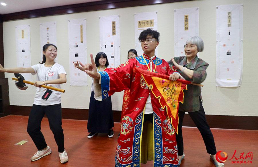 臺灣青年在江西感受傳統文化 臺灣青年在江西感受傳統文化
