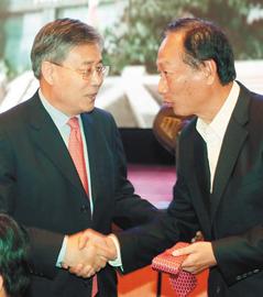 山東省長郭樹清訪臺郭臺銘當場秀煙臺話(圖)