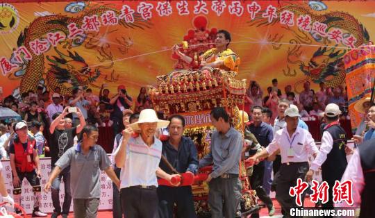 始建于南宋乾道年間的滄江三都瑞青宮供奉著廈門唯一一尊黑臉保生大帝�！∝S曉飛 攝