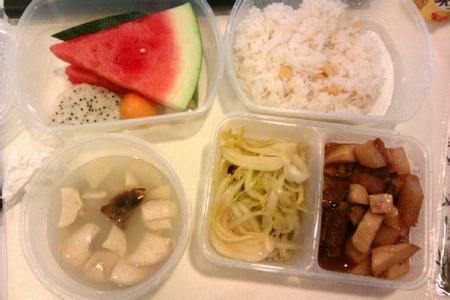 俏江南放下身段賣盒飯臺媒評：放下面子不丟人