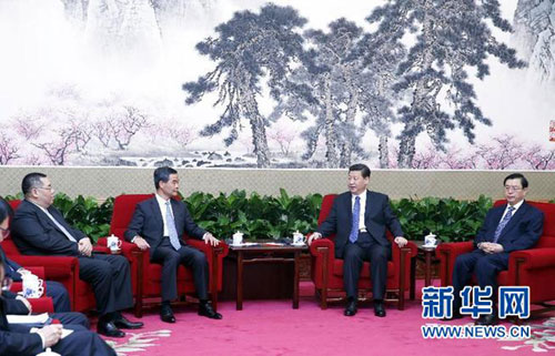 習近平會見梁振英、崔世安 習近平會見梁振英、崔世安