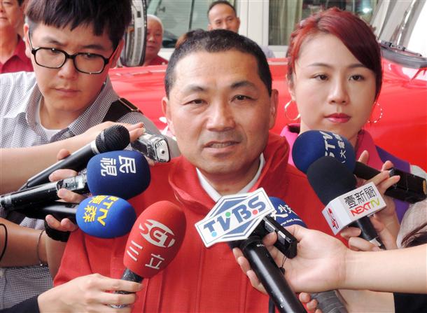副市長侯友宜今天受訪表示，不管朱立倫做什么決定，他都會全力支持。