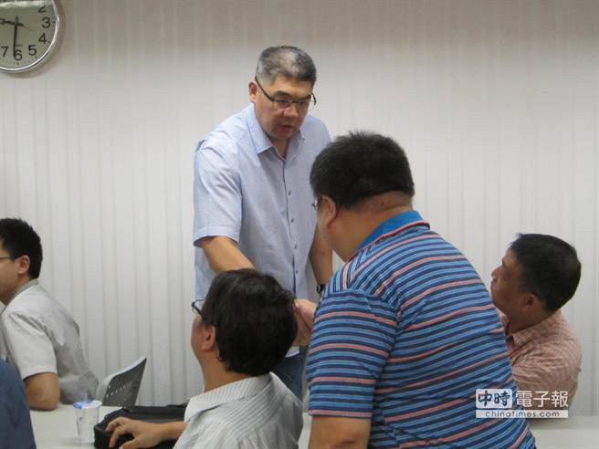 臺北市長參選人連勝文30日表示，雙北市在市政和競選策略上有很大的合作空間，他已和朱立倫通電話溝通