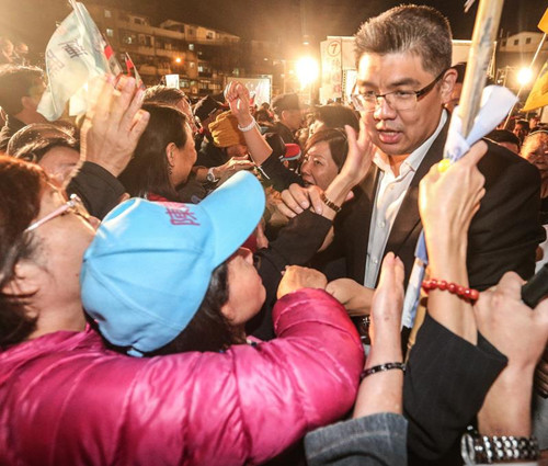 馬英九支持連戰兒子競選與連同臺呼“連爺爺”