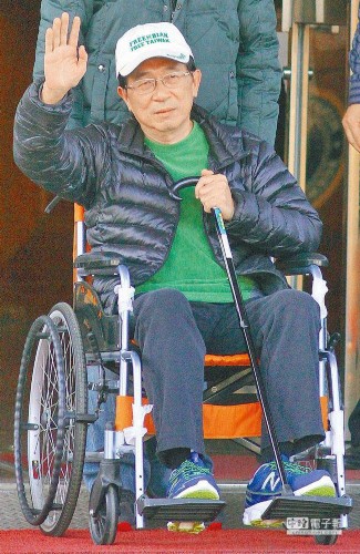 陳水扁尿袋不離身 獲準繼續保外就醫3個月