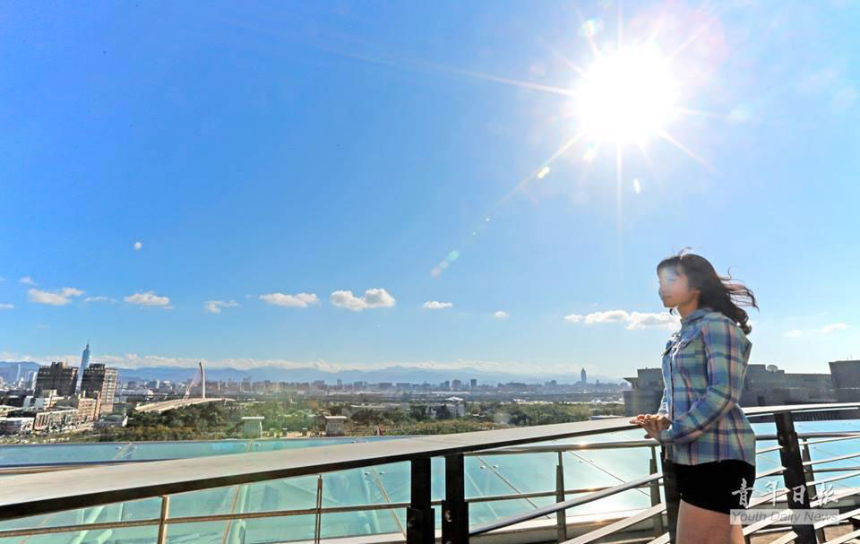 臺軍史上即將誕生的首位主力戰機女飛行員，便裝外形靚麗，宛如鄰家少女一般