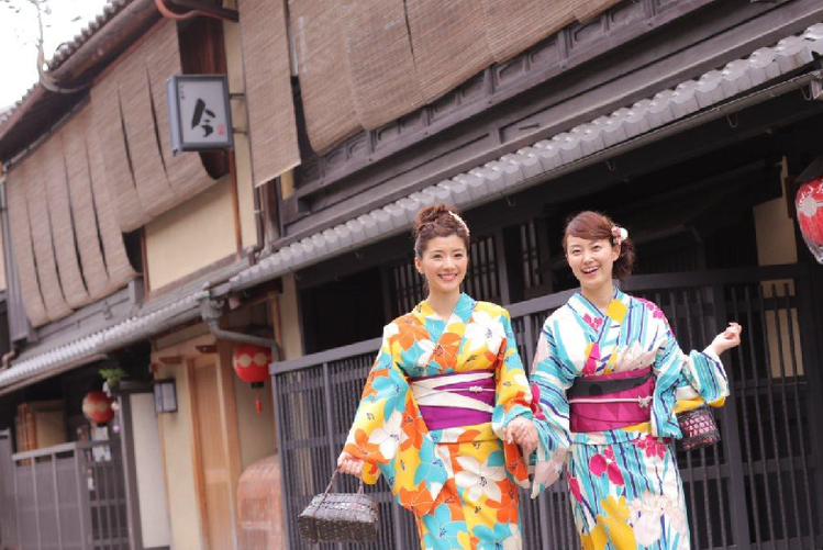 臺灣游客在日本景區穿和服遭批：無美感破壞風景