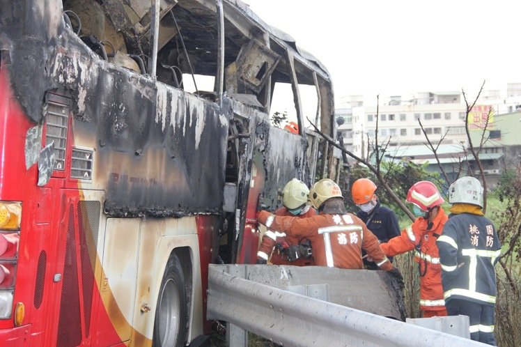 臺灣游覽車起火事故:罹難乘客每人預估理賠117萬 臺灣游覽車起火事故:罹難乘客每人預估理賠117萬