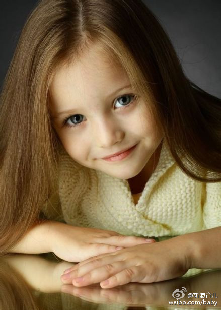 ˊʘӍ _˹}ͯģ(Angelina Kurkina)lһM,ƬСͰ׃,·`䷲g
