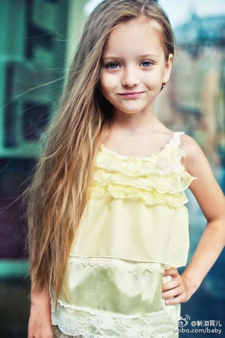 ˊʘӍ _˹}ͯģ(Angelina Kurkina)lһM,ƬСͰ׃,·`䷲g