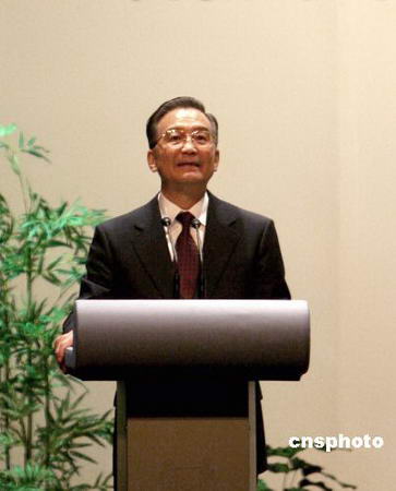 相關報道圖:中國國務院總理溫家寶十九日在新加坡國立大學發演講。中新社發 周群 攝 相關報道圖:中國國務院總理溫家寶十九日在新加坡國立大學發演講。中新社發 周群 攝