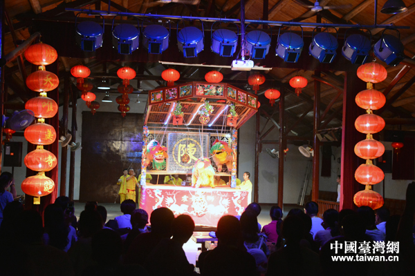 兩岸青年走進霍童古鎮，觀看“霍童線獅”表演