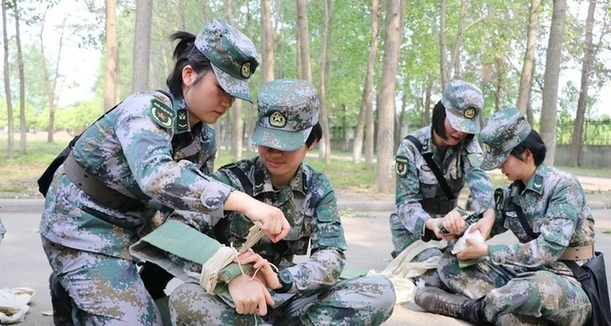 通信女兵，你敢挑戰嗎？