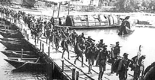 伯父1949年隨二野南下在進軍四川途中。