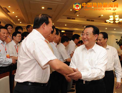 全國副省級城市政協第二十四次工作交流會議24日在黑龍江省哈爾濱市舉行。中共中央政治局委員、全國政協副主席王剛出席會議并講話。 張海霞 攝