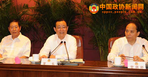 全國副省級城市政協第二十四次工作交流會議24日在黑龍江省哈爾濱市舉行。中共中央政治局委員、全國政協副主席王剛出席會議并講話。 張海霞 攝